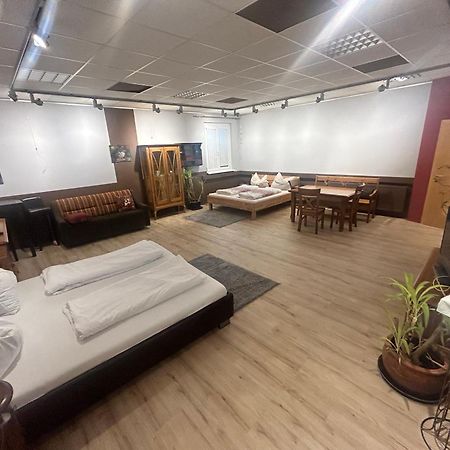 فندق Nous Cafe & Restaurant Krumnussbaum المظهر الخارجي الصورة