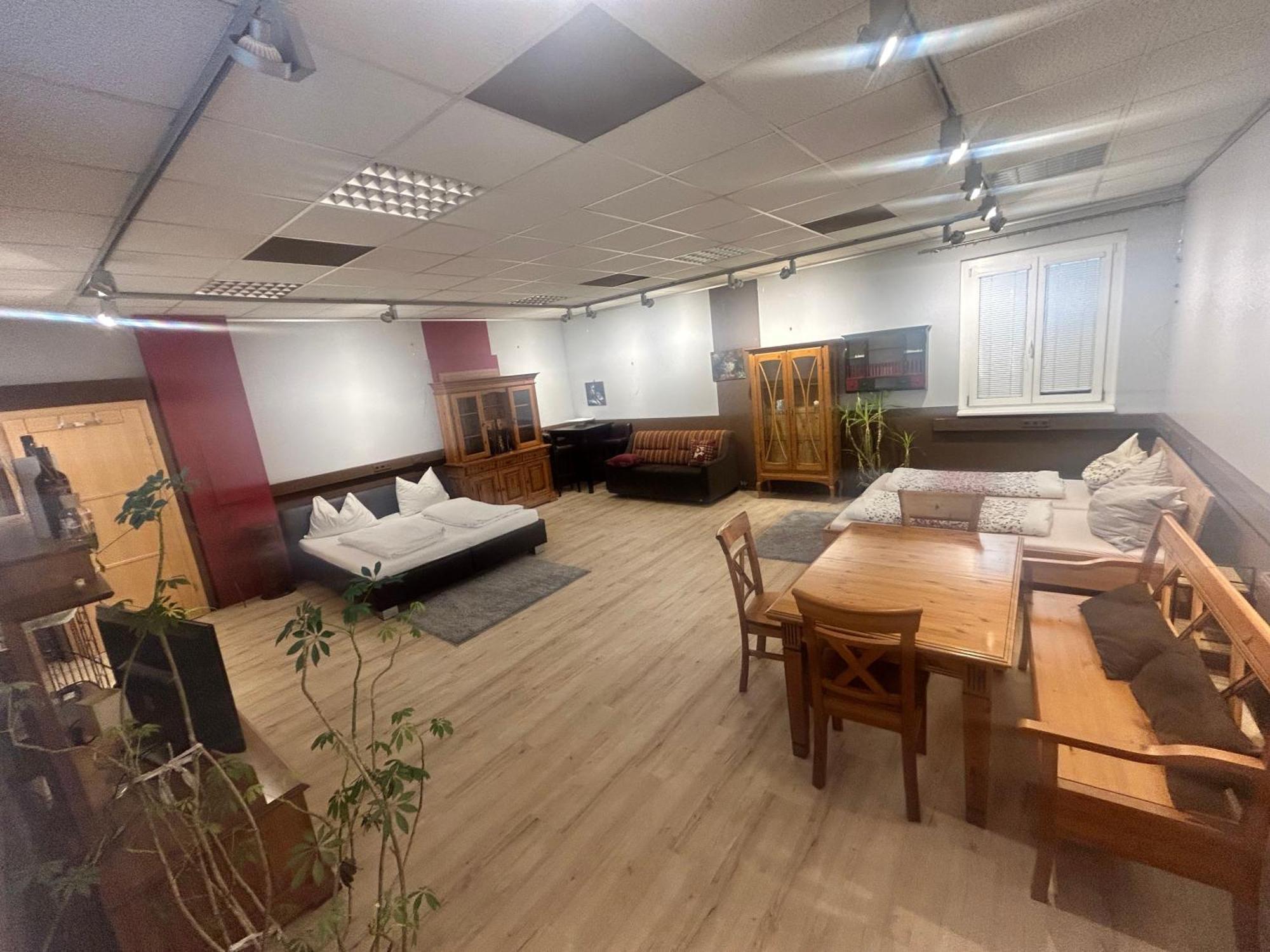 فندق Nous Cafe & Restaurant Krumnussbaum المظهر الخارجي الصورة