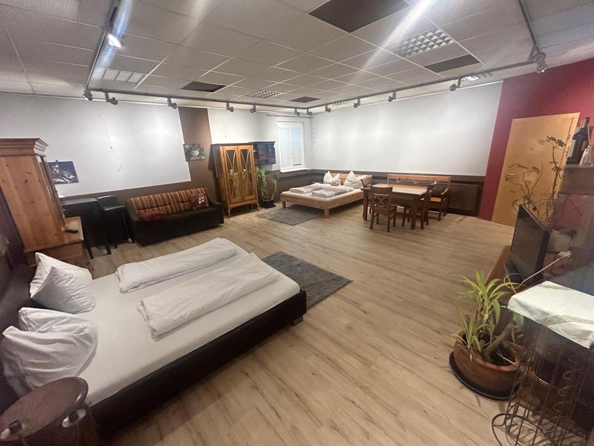 فندق Nous Cafe & Restaurant Krumnussbaum المظهر الخارجي الصورة